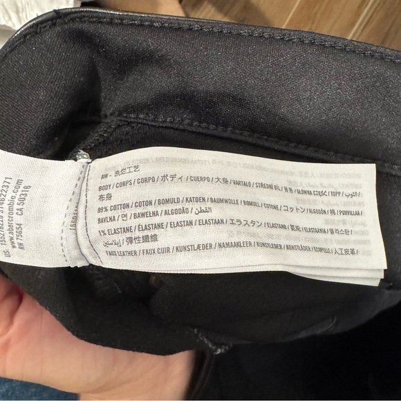Abercrombie Black Loose High Rise Jean‎ 31 Tall Black Leather Grunge Full Length - Picture 14 of 14